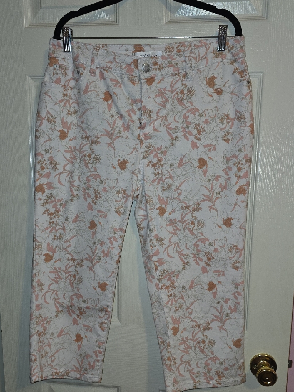 croft & barrow White Cropped Floral Ankle Jeans with Pink and Beige Print
